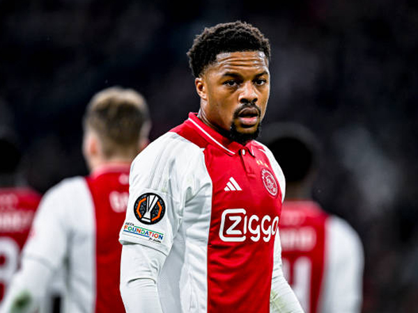 Ajax Beri Lampu Hijau, Chuba Akpom Putuskan Gabung Ipswich Town