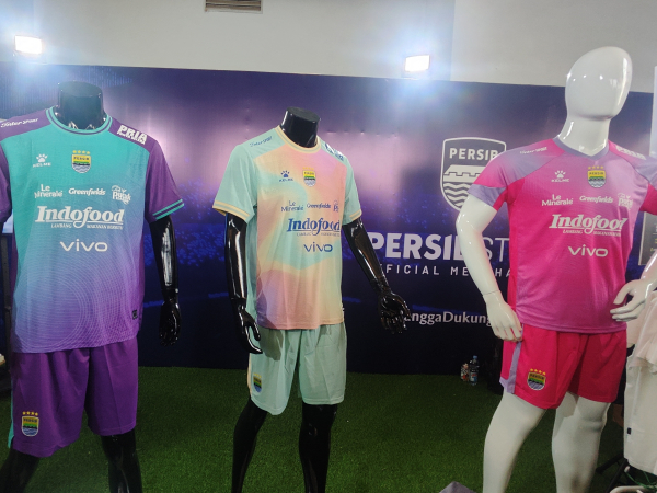 Tiga desain terbaru jersey kiper Persib Bandung