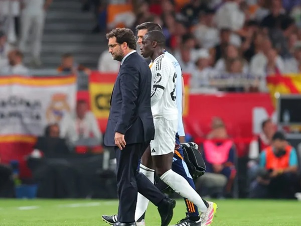 Ferland Mendy Terkejut Kontraknya Belum Perpanjang Kontraknya