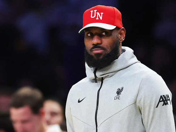 Rob Pelinka komentari rumor masa depan LeBron James.