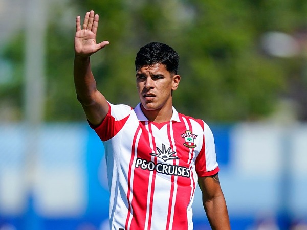 Aston Villa membidik gelandang Southampton, Mateus Fernandes