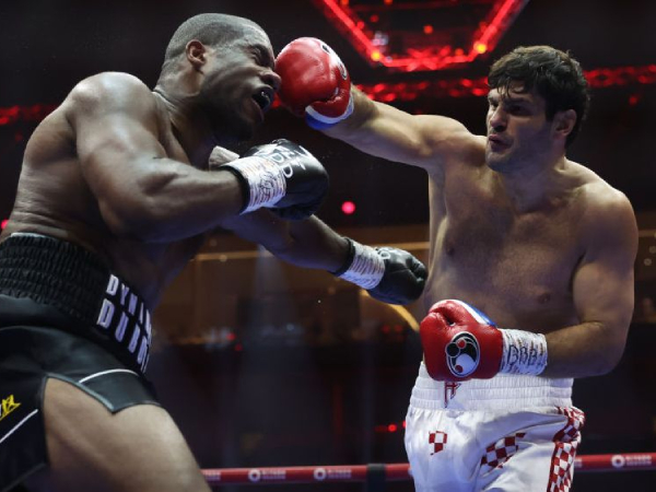 Filip Hrgovic (kanan) harus mengkui keunggulan Daniel Dubois tahun lalu. (Foto: Fight TV)
