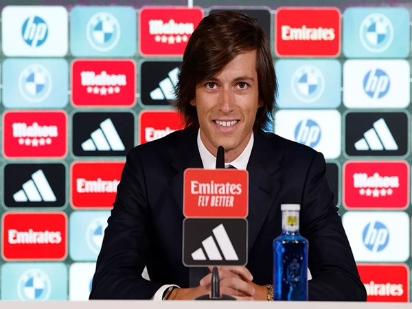 Alvaro Carreras Berbagi Pemikiran Mengenai Adaptasi dengan Real Madrid