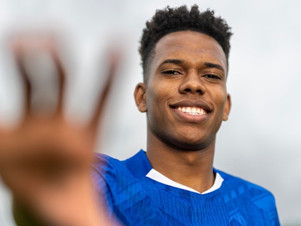 Enzo Maresca mengomentari kedatangan Estevao Willian di Chelsea