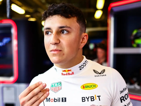 Isack Hadjar pebalap Tim Racing Bulls