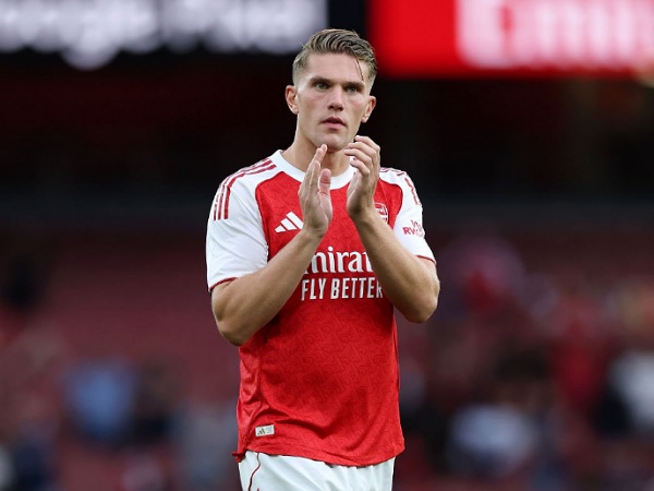 Viktor Gyokeres memainkan laga perdananya di Emirates Stadium