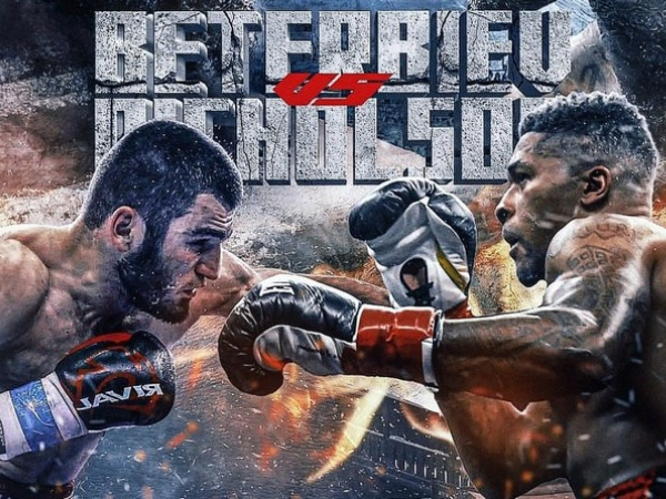 Artur Beterbiev (kiri) dan Deon Nicholson. (Foto: Fight TV)