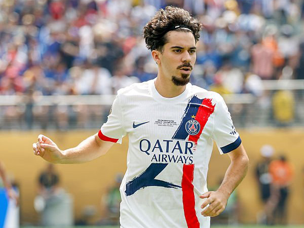 Vitinha.