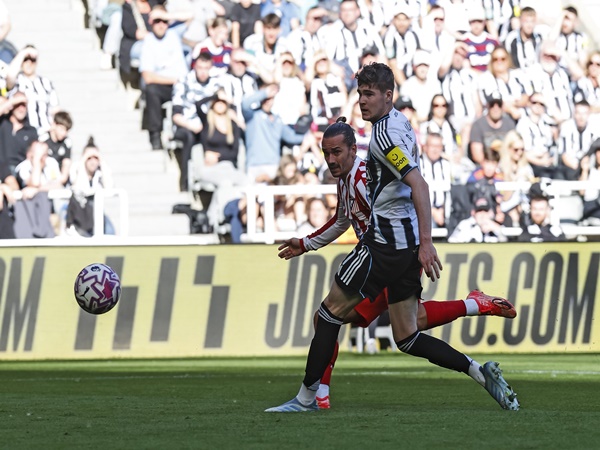 Atletico Madrid tundukkan Newcastle 2-0