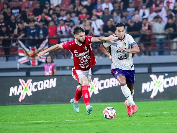 Kapten Persik Kediri, Ezra Walian di laga kontra Bali United