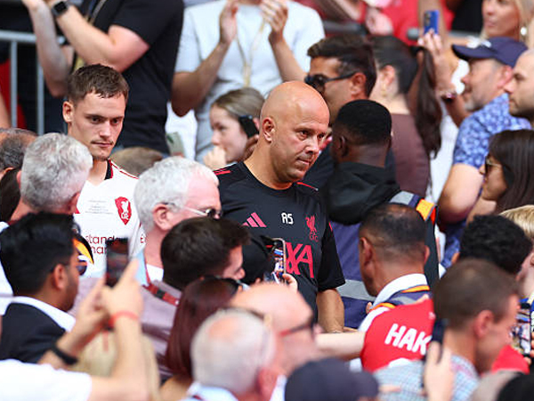 Sebelum Bursa Transfer Ditutup, Slot Minta Liverpool Beli Satu Striker Lagi