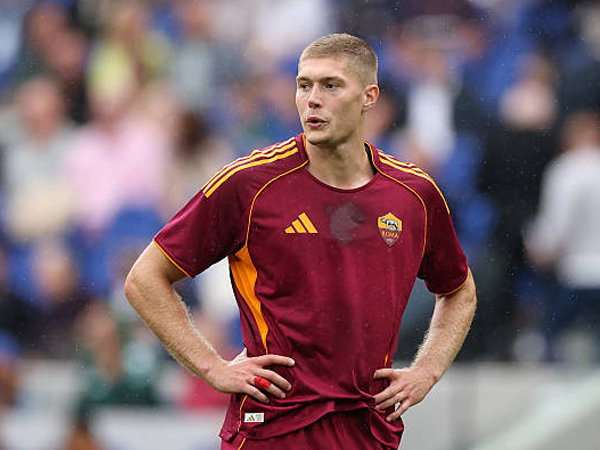 Artem Dovbyk Diminati Klub Inggris, AS Roma Bidik Striker Lecce