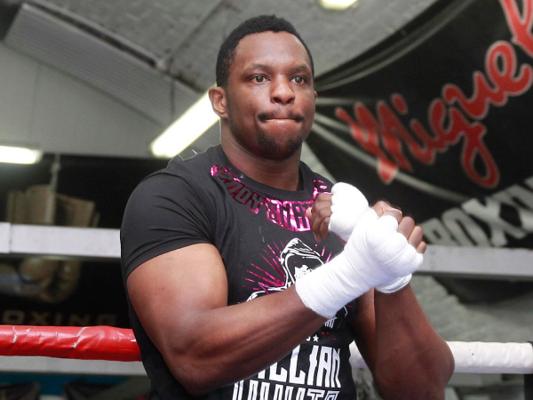 Banyak petinju kelas berat menolak Moses Itauma, tapi Dillian Whyte tidak ragu. (Foto: Fight TV)