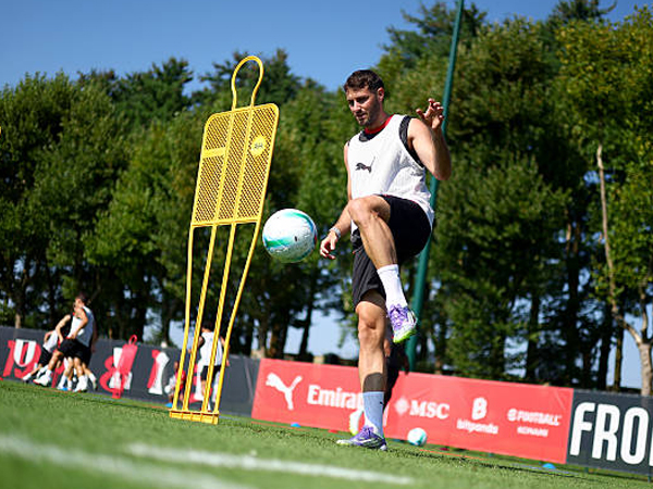 Jelang Musim Penuh Pertama di AC Milan, Santiago Gimenez Ungkap Tekadnya