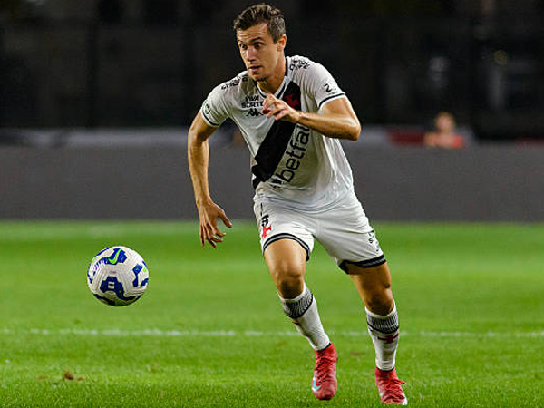 Perkuat Lini Belakang, AC Milan Tertarik Rekrut Lucas Piton