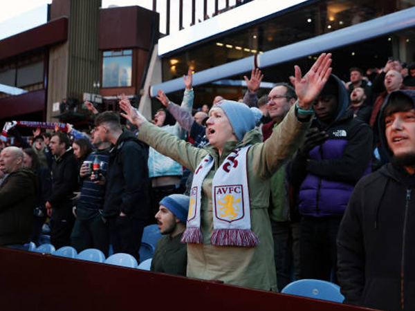 Suporter Aston Villa Sambut Musim Baru dengan Optimisme