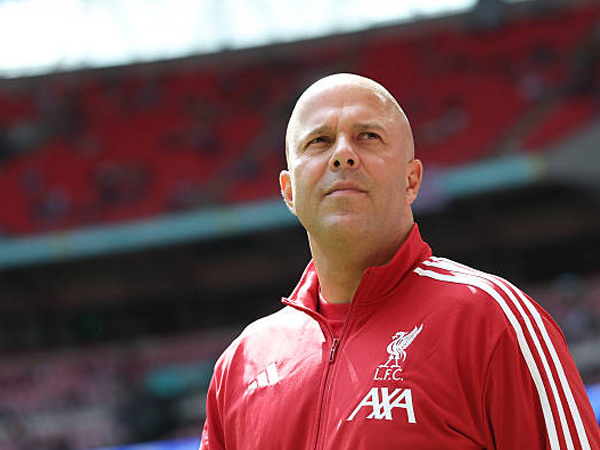 Suporter Palace Rusak Momen untuk Diogo Jota, Arne Slot Beri Tanggapan