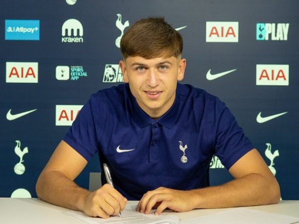 Striker Tottenham