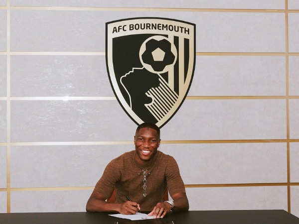 Bournemouth merekrut bek Lille, Bafode Diakite