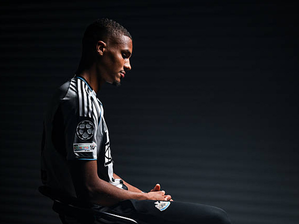 Eddie Howe Sambut Kehadiran Malick Thiaw di Newcastle United