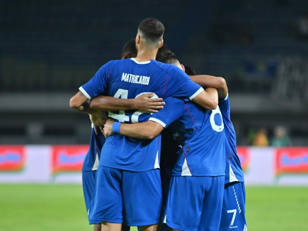 Persib sukses mengalahkan Manila Digger dengan skor 2-1