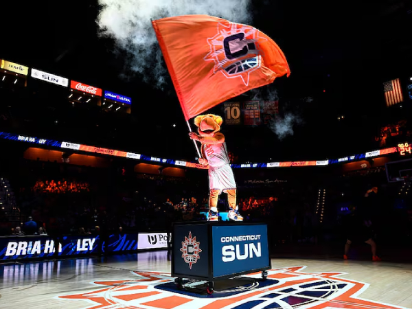 Connecticut Sun telah menerima dua tawaran senilai $325 juta dari calon pemilik yang berencana membeli franchise dari Mohegan Tribe. (Foto: AP)