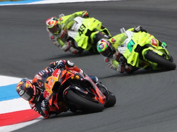 Maverick Vinales dan Franco Morbidelli di MotoGP Belanda 2025