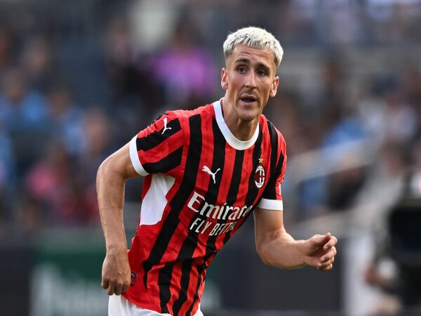 Manajemen AC Milan dilaporkan siap memberikan kontrak baru bagi pemain sayap asal Belgia yakni Alexis Saelemaekers / via Getty Images