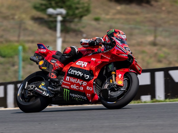 Francesco Bagnaia pilih realistis tatap paruh kedua musim.