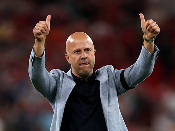 Liverpool Kalahkan Bournemouth, Arne Slot Tersentuh dengan Atmosfer Anfield