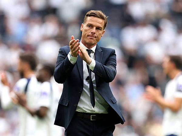 Burnley Ditundukkan Tottenham, Scott Parker Akui Kejamnya Premier League
