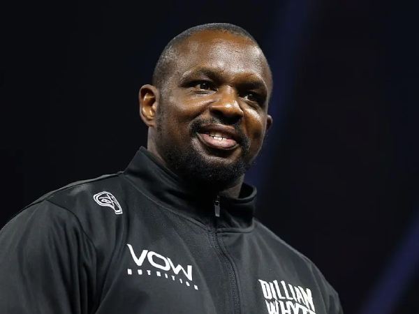 Dillian Whyte kini terlihat ramping dan tajam, dengan kondisi fisik yang jarang terlihat darinya dalam beberapa tahun terakhir. (Foto: Fight TV)