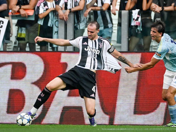 Federico Gatti mengalami kram saat Juventus hadapi Atalanta (Image: Juventus)