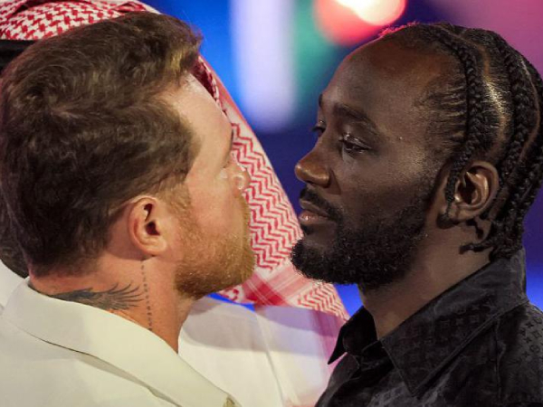 Canelo Alvarez (kiri) dan Terence Crawford. (Foto: Fight TV)