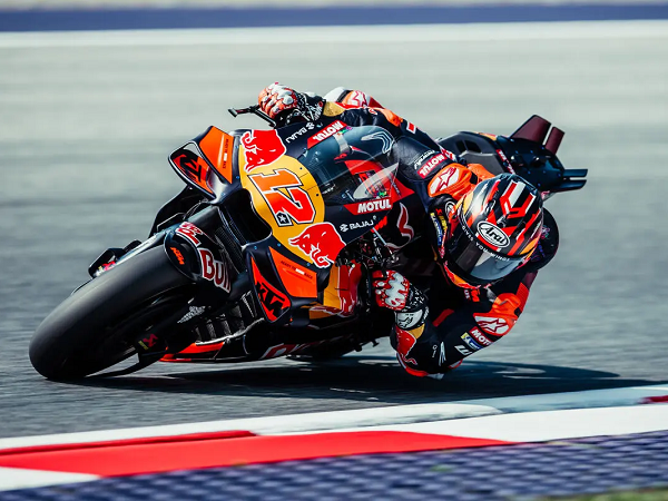 Maverick Vinales harus bersabar tungguh cederanya pulih total.
