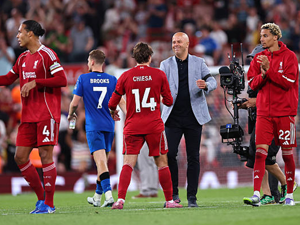 Arne Slot Beberkan Alasan Suporter Liverpool Kagumi Federico Chiesa