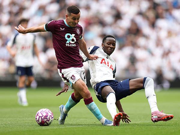 Dibantai Tottenham, Fans Khawatir Burnley Kembali Ulangi Musim Buruk