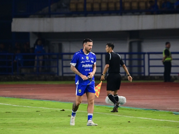Gelandang Persib, Marc Klok