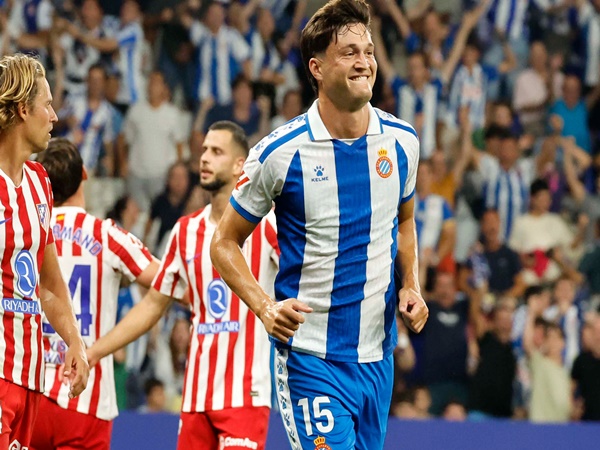 Espanyol kalahkan Atletico Madrid 2-1