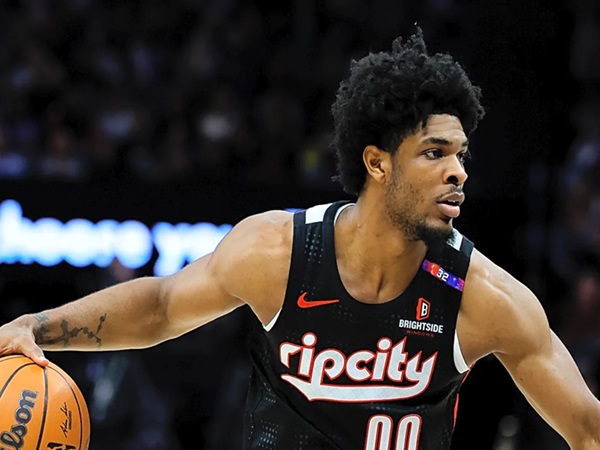 Scott Henderson Mulai Berlatih dengan Jrue Holiday