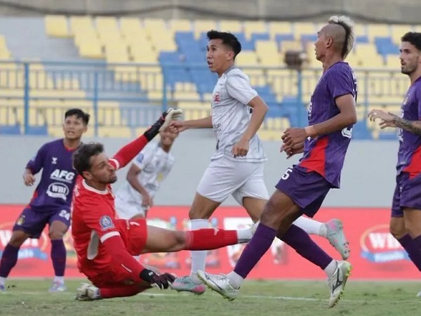 Gelandang Madura United, Taufany Muslihuddin mencetak gol debut