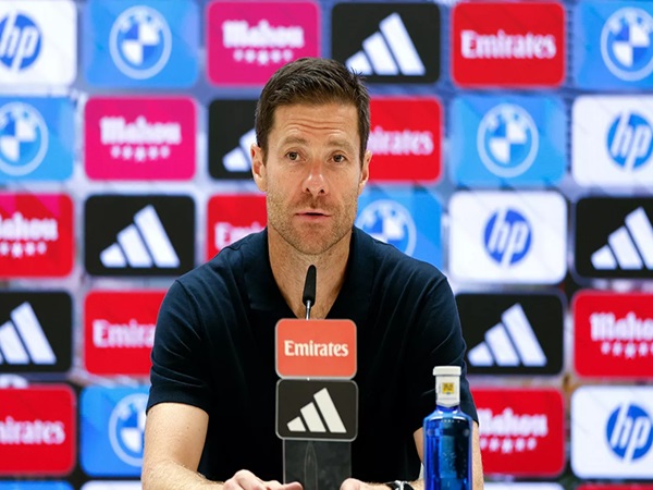 Xabi Alonso Senang dengan Performa Militao dan Huijsen