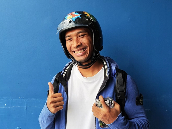 Gelandang Bertahan Persib, Robi Darwis