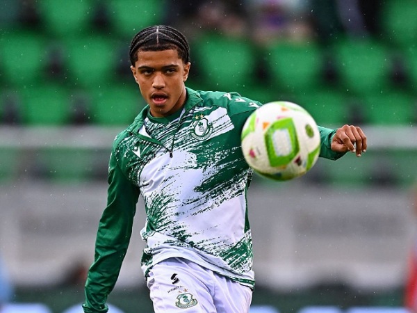 Arsenal akan merekrut wonderkid Shamrock Rovers, Victor Ozhianvuna