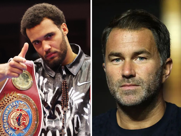 Eddie Hearn (kanan) dan Moses Itauma. (Foto: Fight TV)