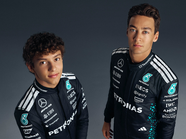 George Russell bela Kimi Antonelli yang dirasa kurang kompetitif. (Gambar: PlanetF1)