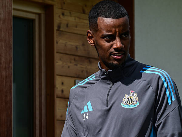 Alexander Isak Jadi Sorotan Jelang Duel Newcastle United vs Liverpool