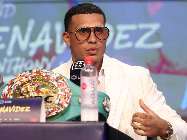 David Benavidez akan mempertahankan gelar juara kelas berat ringan WBC untuk pertama kali melawan Anthony Yarde pada 22 November di Riyadh. (Foto: Fight TV)
