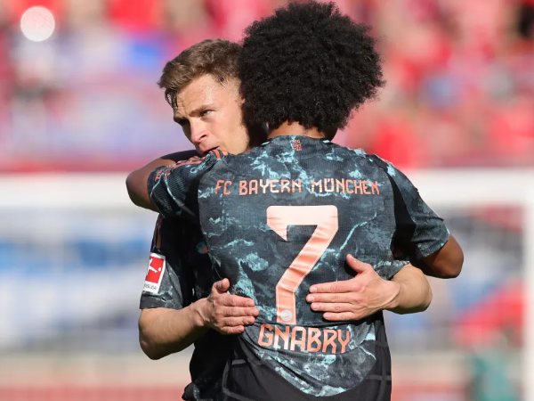 Joshua Kimmich dan Serge Gnabry (Sumber: Getty Images)