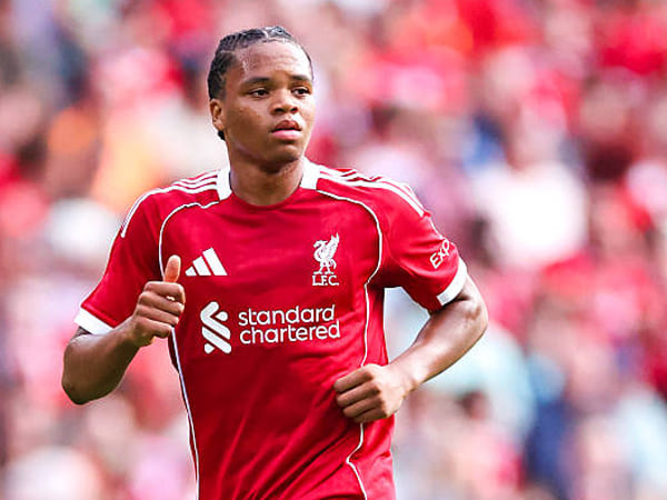 Liverpool Belum Sepakat dengan Chelsea Soal Biaya Kompensasi Rio Ngumoha